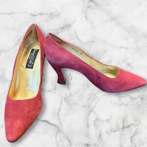 Kenneth Cole ladies size 10 Rasberry suede pumps made in Spain